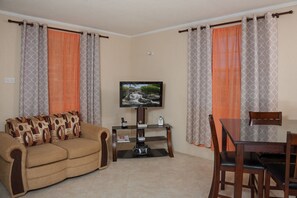 Smart TV - Trinity Breeze Apartment  (Christ Church)