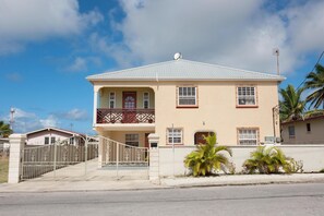 Exterior - Trinity Breeze Apartment  (Christ Church)