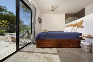 Tabla de planchar con plancha, wifi, ropa de cama