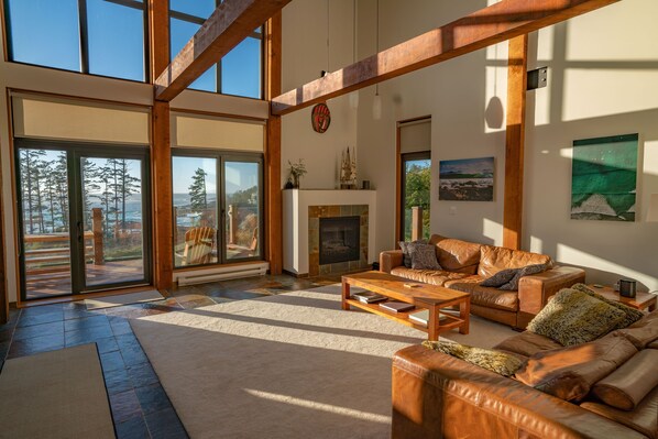 Smart TV, fireplace, Netflix, DVD player