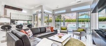 Palm Springs Oasis del Sol.  Tjek vores sommer priser!