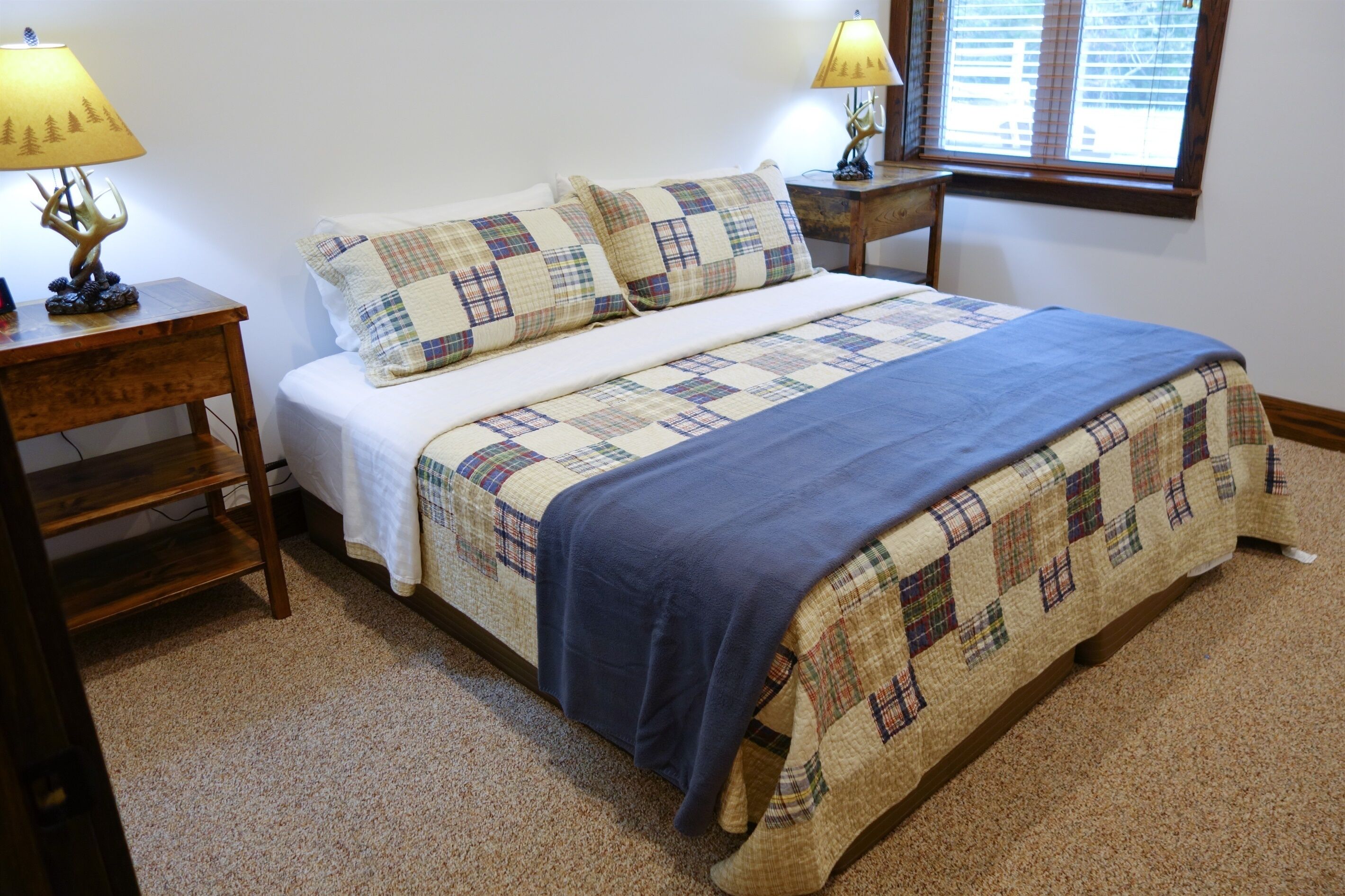 8 多间卧室、熨斗/熨衣板、免费 WiFi、床单