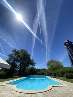 A heated pool - Luxurious Chateau with Private Pool, Tennis and Par 3 Golf (Journet)