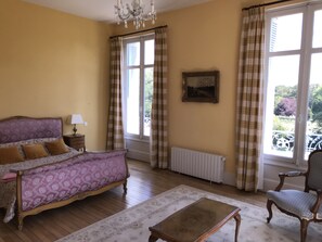 10 室のベッドルーム、アイロン / アイロン台、WiFi、ベッドシーツ