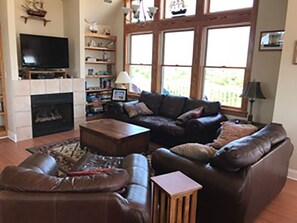 Smart TV, books - Gorgeous Home-6 BR,Private Pool,Hot Tub, Ocean Views (Carova Beach)