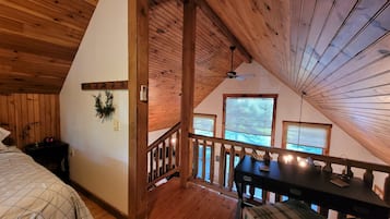 3 habitaciones, tabla de planchar con plancha y cuna de viaje