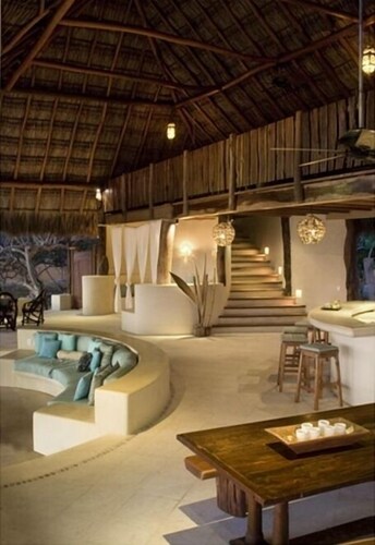 Oceanfront Large Beach Estate Pool. Surfers Paradise. Sleeps 16+ Saladita 1 mile