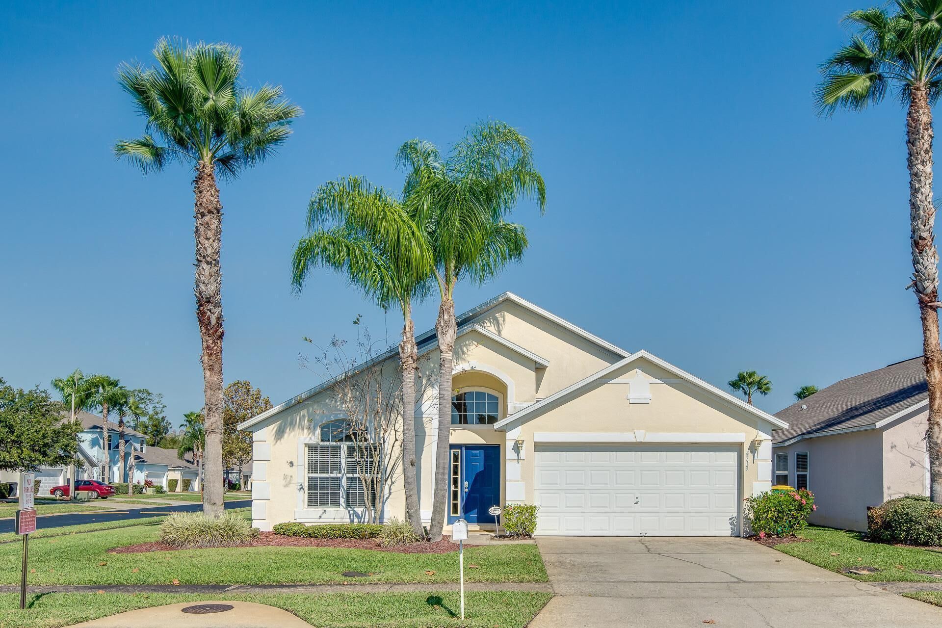 **Canadian Owned 4 Bedroom Home Minutes to Disney!