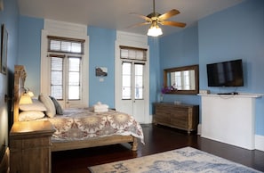1 habitación, tabla de planchar con plancha, wifi gratis y ropa de cama