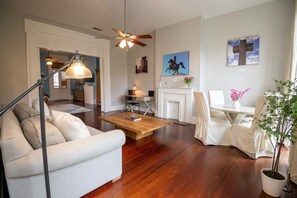 TV, stereo - Courtyard Balcony Condo / Walk to Convention (New Orleans)