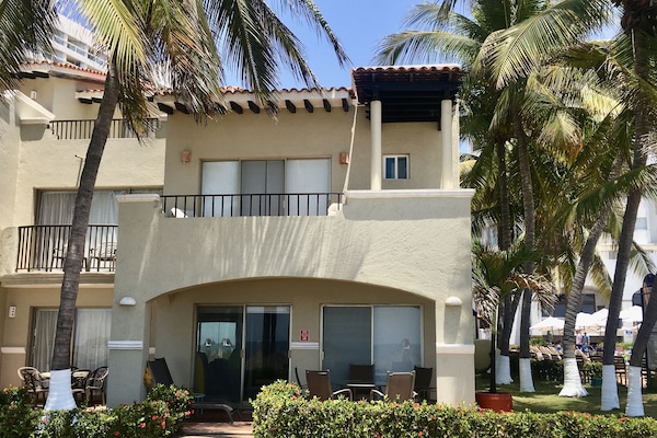 Villa 12 | Tesoro Resort