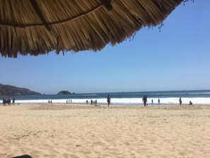 Am Strand, Liegestühle, Strandtücher