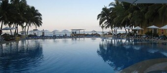 Spectacular Oceanfront Ixtapa Villa...Steps to a Clean, Powdery-Soft Beach!