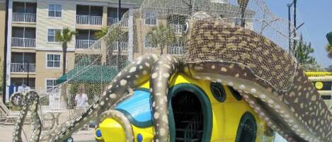 Piscine couverte, piscine extérieure