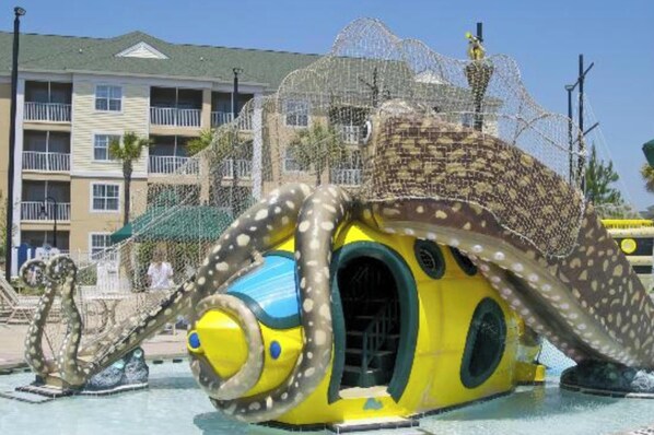 Sisäuima-allas, ulkouima-allas