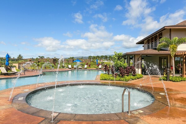 Pool - 3 Bedroom 3 Bathroom Condo with Ocean View (Koloa)