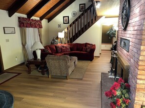 TV, fireplace, DVD player, books