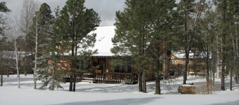 Mountain Cottage Retreat in the Pinewood community