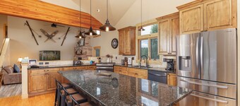 Beautiful, Newer 5 Level Luxury Mountain Home - Grande Summit Lodge