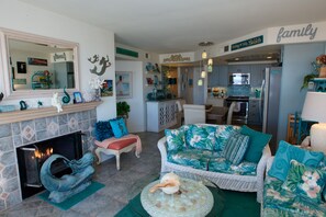 Smart TV, reproductor de DVD, libros y biblioteca musical 