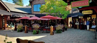 ~HUNTER'S LODGE~  ' AN EXQUISITE 12 ACRE ESCAPE WITH SOARING VIEWS'