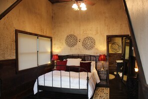 3 quartos, escrivaninha, ferros/tábuas de passar roupa