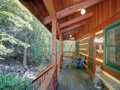 Mont Blanc- Log Cabin, EV Charger, Pet Friendly, Pool table, A/C, Fire-Pit, Gas