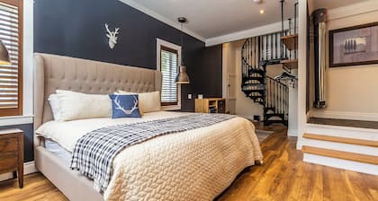 A 6 dormitorio decorado profesionalmente retiro en la parte superior de la montaña azul.