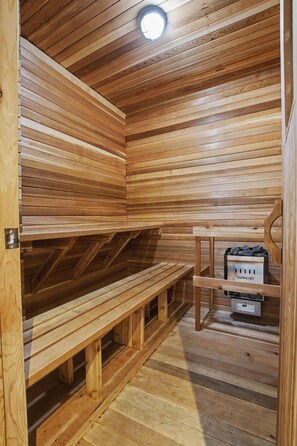 Sauna - Blue Mountain Ski-Out Chalet, 6 Bedrooms, Sleeps 16, Fire Pit (Blue Mountains)