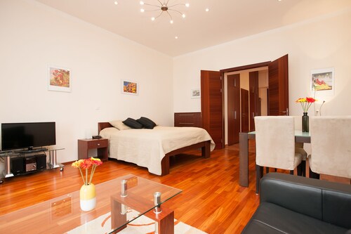 Exklusive Lage in PRAGUE CASTLE - HISTORISCHES ZENTRUM, ruhige Lage, 1 Minute zu Fuß vom Schloss entfernt