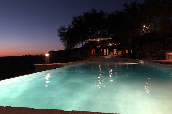 Piscina all'aperto, una piscina riscaldata