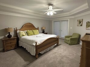 3 soverom, strykejern/-brett, reiseseng for barn og wi-fi (inkludert)