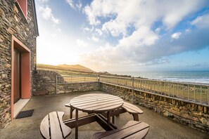 Outdoor dining - 'A House to Live for -View to Die for'. (Dingle)