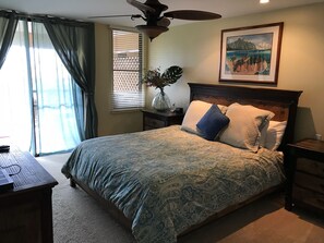 2 bedrooms, iron/ironing board, free WiFi, bed sheets - Wailea Ekahi 54A:  Completely Remodeled & Panoramic Ocean View (Kihei)