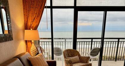 NOUVELLE LISTE! Superbe unité directe en bord de mer dans un endroit hautement souhaitable!