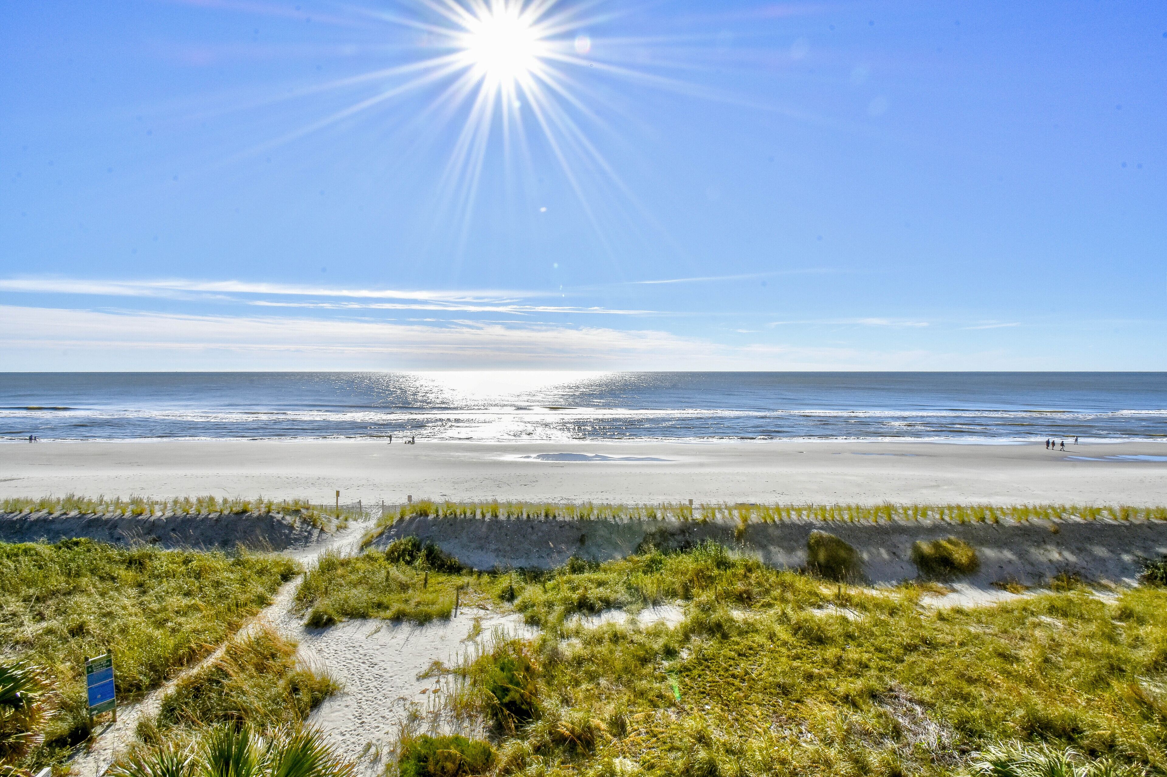 Gorgeous direct oceanfront- end unit in highly desirable location! 
