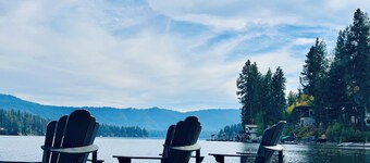 Familievenlig med en smuk udsigt over Hayden Lake.