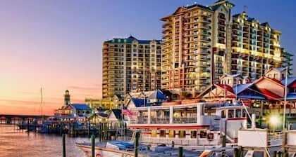 Unglaublicher Strand & Bootparadies mit privatem Pool, Bootsanleger, Spielzimmer und Whirlpool