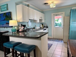 Fridge, microwave, oven, stovetop - SOUTH BEACH & PARK at your Doorstep • DOLPHIN COTTAGE • Comfy Fun Vero Beach (Vero Beach)