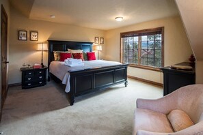 6 habitaciones, tabla de planchar con plancha y cuna de viaje 