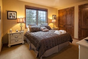 6 soverom, strykejern/-brett, reiseseng for barn og wi-fi (inkludert)