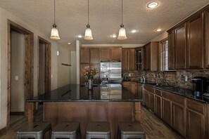 Fridge, microwave, coffee/tea maker, high chair - Big 3 Story Home, Shuttle, Hot Tub, Close! (Fraser)