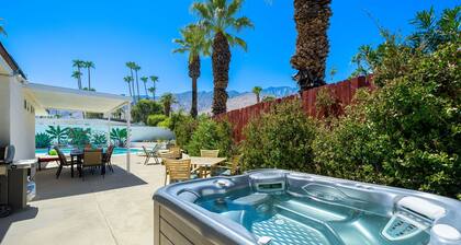 FABULOUS 5 BR/6BA ALL ENSUITE, GAMEROOM, MURAL, ART,SALTWATER POOL SPA, LOCATION