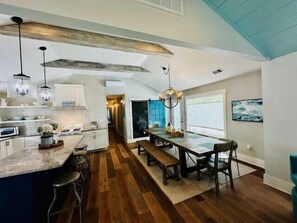 Dining - Private Pool/FirePit 6BR Sleeps 16 Easy Bike/Walk to Downtown Rehoboth Beach (Rehoboth Beach)