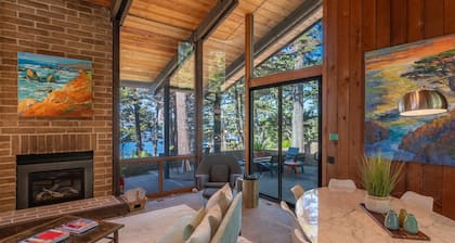 Pebble Beach perfection. Peaceful, Ocean view property to rest, golf, reset.