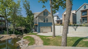 Exterior - Luxury Lakehouse,Dock,Firepit,Waterfall, Pontoon (Langley)