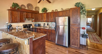AMAZING Mtn Views, Private Hot Tub, Fireplace, next to River Trail !!