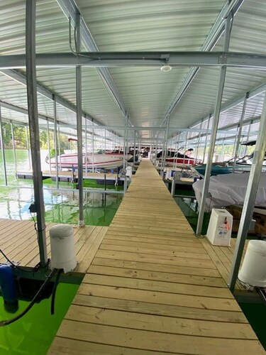 5 BR 4.5 BA with a Stunning Lake View and Complimentary Boat Slip