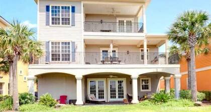 5 Bedroom Luxury Gated Ocean View Home with Amenities