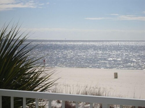 BEACH FRONT CONDO STEPS FROM THE POOL AND BEACH! STARTING AT $189 PER NIGHT. 